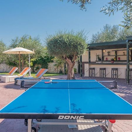 Astarte Villas - Istar Villa With Tennis Court Maherádo Kültér fotó