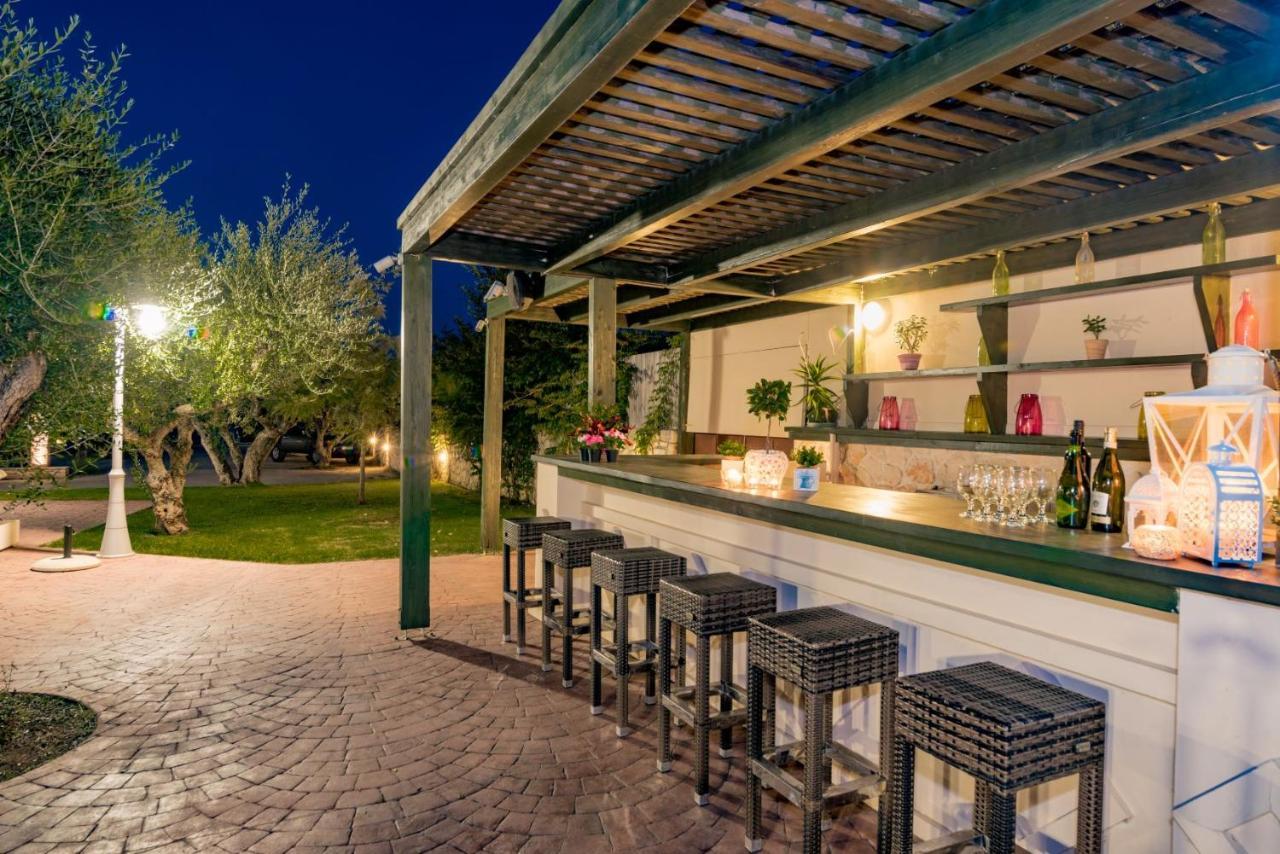 Astarte Villas - Istar Villa With Tennis Court Maherádo Kültér fotó