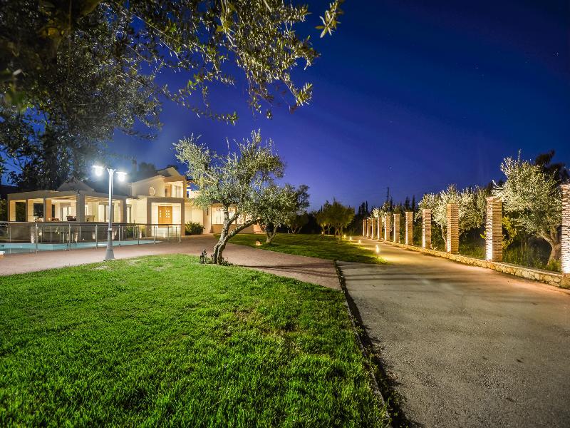 Astarte Villas - Istar Villa With Tennis Court Maherádo Kültér fotó